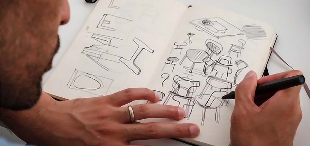 Equipo de trabajo de EXP MUEBLES PERÚ diseñando muebles